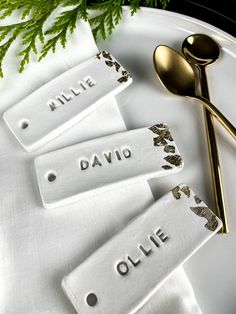 Gift Tags, Clay Gift Tags, Christmas Name Tags, Wedding Name Cards, Christmas Place Settings Diy, Personalised Keepsakes, Wedding Name Tags