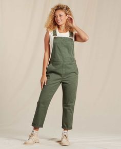DetailsWe’ll never get over overalls. Timeless to the core, our easygoing overalls can make an outfit out of anything, be it sweater or tee. Durably built from soft and sustainable organic cotton and polyester twill, take her out to the game or dig around in the garden—she might be cute, but she’s just as tough. Moisture-wicking Comfort stretch Adjustable straps Straight fit Patched-on back pockets 27" length Fabric & CareFabric Name: Highroad Twill77% Organic Cotton, 21% Polyester, 2% ElastaneO Outfits, Wardrobes, Overalls, Spring Outfits, Green Overalls, Overalls Women, Cute Overalls, Organic Clothes Women, Gardening Overalls
