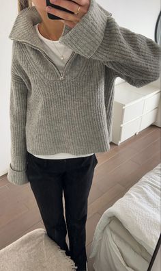 Autumn Outfits, Vintage, Outfits, Winter Outfits, Stockholm Style, Fall Winter Outfits, Gray Sweater, Scandi Fashion, Fall Outfits