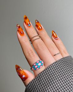 It's giving... #vintage! :star_struck: Tortoiseshell meets floral! :cherry_blossom::bouquet::blossom:⁠ ⁠ :nail_care:: @sansungnails⁠ Products Used: @gelcare.official Tortoise Kit 90s Nails, Witchy Nails, Retro Nails, Tie Dye Nails, Vintage Nails, Jelly Nails, Ballerina Nails, Beauty Nail, Orange Nails