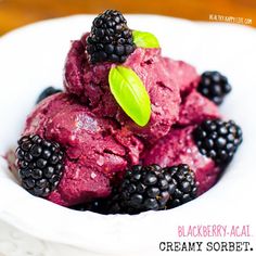 Creamy Fresh Blackberry-Acai Sorbet. Blend, Freeze, Scoop, Serve! Smoothie Recipes, Vegan Ice Cream, Acai Sorbet, Berries Recipes, Creamy, Raw Vegan