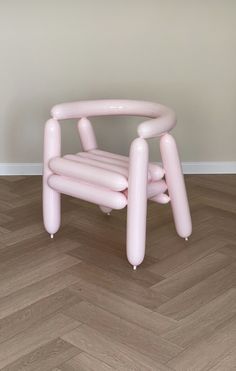 Chair made out of balloons and epoxy resin Decoration, Diy, Vintage, Chair, Barbie Room Decor, Balloons, Pastel Furniture, Cool Couches, Ballon