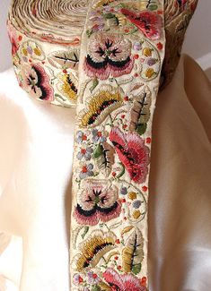 Vintage silk embroidered ribbon from Bombay Vintage Embroidery, Patchwork, Couture, Vintage Sewing, Sewing, Embroidery Patterns Vintage, Patrones, Embroidery And Stitching