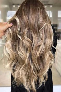 Long Haircuts With Layers For Every Type Of Texture ★ Everything You Should Know About Layers For Long Haircuts Natural Wavy Hair, Haircuts For Fine Hair, Balayage Hair, Hairstyles For Thin Hair
