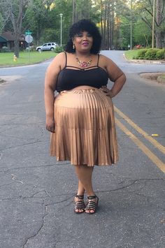 Crop Top Outfits, Plus Size Outfits, Crop Tops, Tops, Wardrobes, Plus Size Crop Tops, Plus Size Crop Top Outfit, How To Style Crop Tops