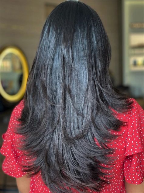 Angled Feathered Layers for Long Thick Hair Ideas, Layered Thick Hair, Angled Hair, Thick Hair Cuts, Choppy Layers For Long Hair, Choppy Layers, Feathered Hairstyles, Layered Haircuts With Bangs, Layered Curly Hair