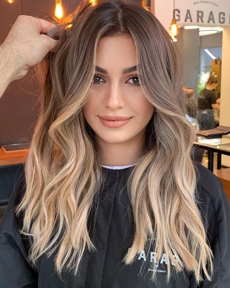 10 Ombré-Balayage Haircut Ideas for Women with Long Hair 11 Blonde Balyage, Blonde For Brunettes, Brunette To Blonde, Bronde Balayage, Balyage Blonde, Brunette With Blonde Balayage, Brown To Blonde Balayage, Beige Blonde Balayage, Dark Blonde Balayage