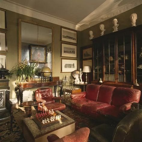 From the archive (1989): Christopher Hodsoll's London flat | House & Garden Interior Design, Museums, London, Antique Interior, Home, Interior, Public, Decoration, Design
