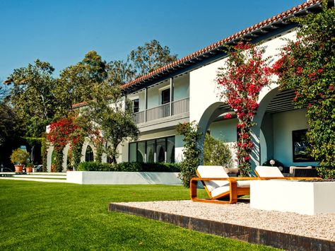 Hot Property: Lori Loughlin sells Bel-Air mansion - Los Angeles Times Los Angeles, Mansions, Bel Air, Lori, Realty, House, Architect, Interieur, House Styles