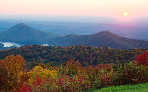 10 Tennessee drives to take in the fall National Parks, Tennessee, Tennessee Holiday, North Carolina Mountains, Vacation Ideas, State Parks, East Tennessee, Halloween, National Parks Usa