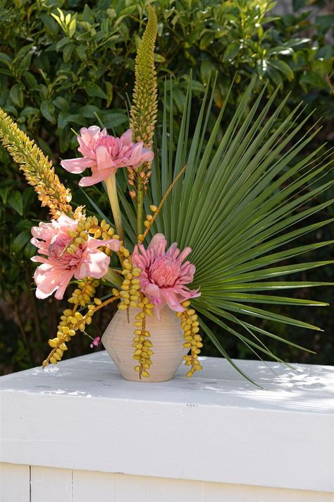 Weekend in Waikiki — smith + james Parties, Design, Flora, Tropical Flowers, Hawaiian Wedding, Hawaii Wedding, Hawaiian Party Decorations, Bunga, Weekend