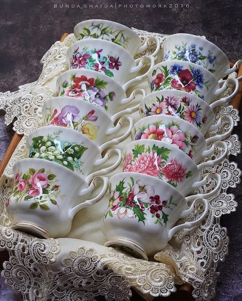 katysflowersandantiques: “ Royal Albert - Flower of the month series - tea cups Source ” Vintage, Design, Interior, Vintage Dishes, Vintage Tea, My Cup Of Tea, Teapots And Cups, Tea Cups Vintage, Antik