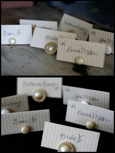 Clip on earring card holders...neat for any type of gathering that you would want a touch of class for Place Card Holders Diy, Diy Wedding Buffet, Card Holder Diy, Diy Wedding Food, Diy Place Cards, Place Card Holders Wedding, Wedding Buffet, Wedding Card Holder, Happy 50th