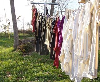 Ideas, Art, Outdoor, Dry Clothes Outside Ideas, Hang Dry Clothes, Outdoor Clothes Lines, Drying Clothes, Clothesline Diy, Homesteading