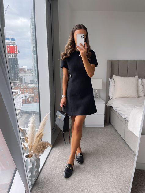 Business Women Outfits Dress, Business Professional Outfits Hot Weather, Casual Work Outfits Dress, Casual Office Outfits Women Skirt, Black Business Dress Professional, Work Black Dress Outfit, Black Dress Business Professional, Business Dress Outfits For Women, Work Wear For Short Women