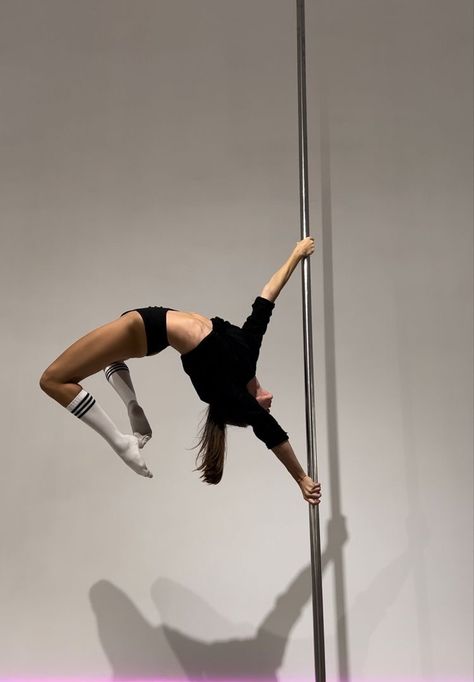 Pole Dance, Dance, Pole Dancing, Pole Dance Moves, Pole Dancing Fitness, Pole Moves, Dance Moves, Pole Tricks, Dance Tricks
