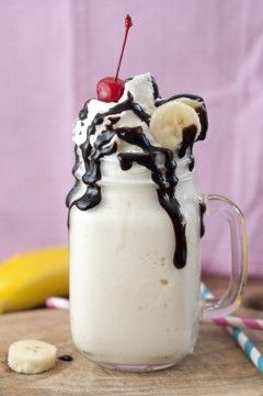 Smoothies, Desserts, Ice Cream Recipes, Dessert, Matcha, Pop, Milkshake Recipes, Milkshakes, Chocolate Milkshake
