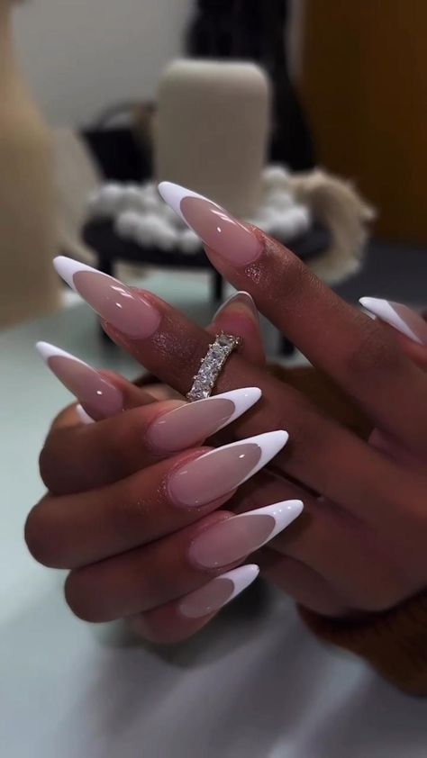 😍😍 Nail Designs, Nail Inspo, Simple Stiletto Nails, Pointy Nail Designs, Dope Nails, Bling Acrylic Nails, Classy Nails, Pointy Nails, Pretty Nails