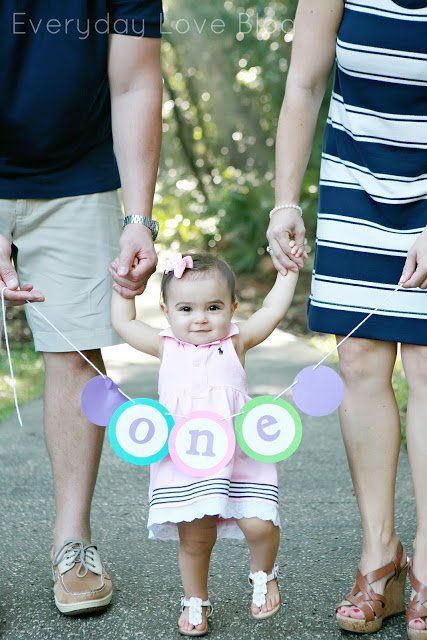 I kept my eye out for birthday photo ideas that show the child’s age and are super simple. And now I’m sharing a list of 15 easy birthday photo ideas so you can be inspired to try some out for your little one's birthday photo!   I really love doing a birthday portrait of each of my kids on their... Baby Pictures, Family Pictures, Family Photos, Baby Photos, One Year Pictures, First Birthday Photos, Babies First Year, First Birthdays, First Birthday Photography
