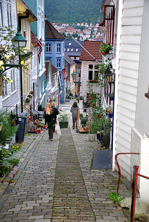 https://flic.kr/p/4Nh2ZX | The narrow streets of Bergen Norway Destinations, Lillehammer, Stavanger, Oslo, Lofoten, Bergen, Nordland, Bergen Norway, House