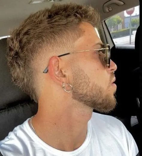 Burst Fade: Everything You Should Know About this Style Men Haircut Short, Haircut Men, Men Haircut Curly Hair, Mens Mullet, Men Hair Cuts, Mens Fade Haircut, Men Fade Haircut Short, Mens Fade