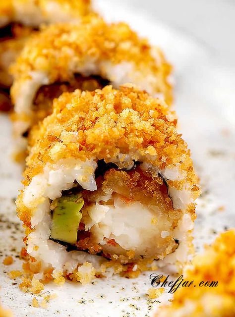 Crunchy Roll Sushi Recipe (California Roll) - Chefjar Crunchy Roll Sushi, Crunch Roll Sushi, Sushi Stacks Recipe, Sushi Roll Recipes, Cooked Sushi Rolls, Fried Sushi, Homemade Sushi, Crab Sushi Roll, Sushi Sandwich