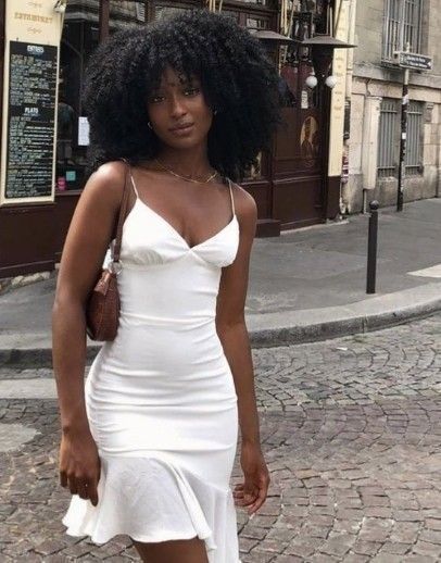 Love House of CB but not the prices? Click to check out these affordable alternatives for all your favourite pieces like the Noura corset top, the Samaria dress, the Carmen sundress and more! Models, Prom, Haar, White Girls, Afro, Style, Pretty Outfits, Ootd, White Women