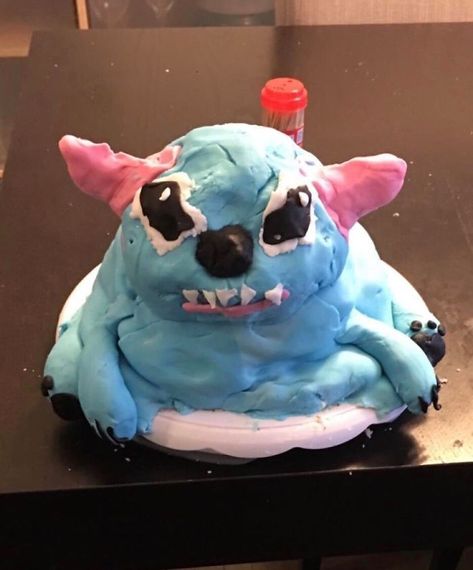They say that a picture’s worth a thousand words. Well, some cakes are worth a thousand nightmares. Cakes are usually midnight-snack-fuel, but the Cakes With Threatening Auras Twitter shows us that they can be nightmare-fuel, too.