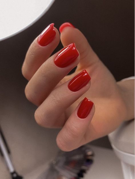 Natural Nails Winter Colors 2023-2024 21 Ideas: Embrace the Season in Style - women-club.online Ongles, Cute Nails, Uñas, Pretty Nails, Love Nails, Style, Subtle Nails, Red Nails, Minimalist Nails