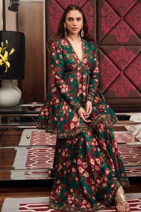 India, Suits, Outfits, Gharara Designs, Indian Fashion, Saree, Dress, Gown, Stylish Dresses