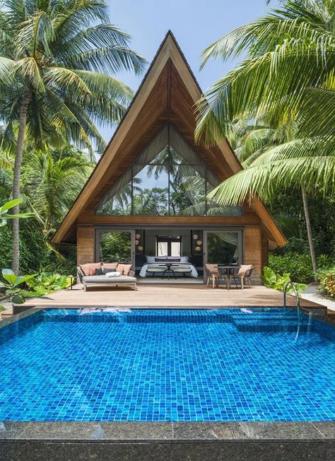 Tropical Beach House Exterior, Beachfront House Exterior, Beach Bungalow Exterior, Velingrad, Bali Style Home, Tropical House Design, Small Villa, Bali House, Island Villa