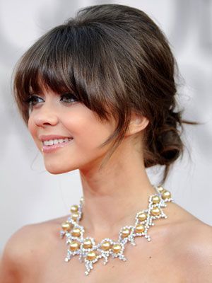 front bangs bun - cut short in the front and longer on the sides :) Hair Styles, Long Hair Styles, Short Hair Styles, Hairstyles With Bangs, Fringe Hairstyles, Bangs Updo, Hair Updos, Hair Lengths, Updo