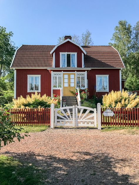Tiny Houses, Smaland, Home, Sweden, Cottage Style, Design, Haus, House Styles, Cabin