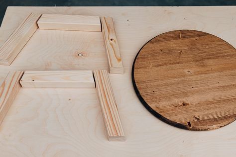 DIY Small Wood Stool DIY Projects - decorhint Yard Art, Woodworking Projects, Wooden Stools Diy, Woodworking Projects Diy, Diy Wood Projects, Wood Diy, Wooden Diy, Wooden Stools, Diy Small Desk