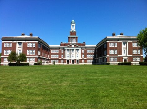 The Most Beautiful Public High School in Every State in America York, Public, High School, High School In America, Schools In America, American High School, Boarding School, States In America, Towns
