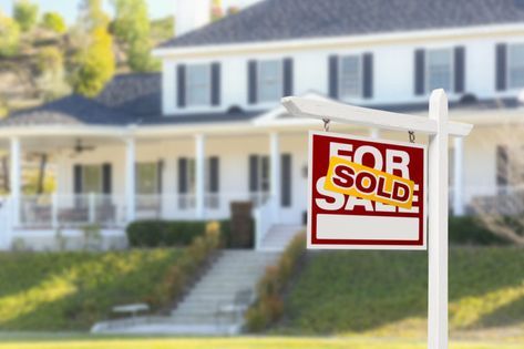 Sell Your House Fast, Selling Your House, Selling House, Home Buying, Sale House, Sold House Sign, Real Estate Values, For Sale Sign, Sold Sign
