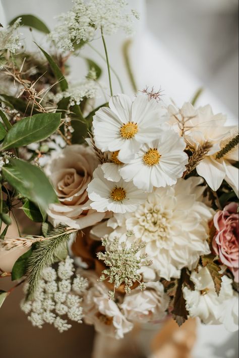 Floral, Wedding Bouquets, Flora, Ideas, Wedding Flowers, Wedding Flower Inspiration, Wedding Flower Arrangements, Brides Flowers Bouquet, Bride Flowers
