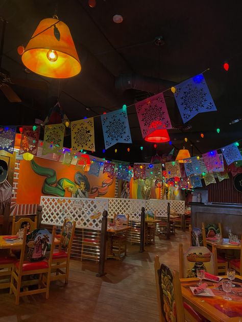 Larp, Mexican Restaurant Decor, Mexican Restaurant Design, Taco Shop, Mexican Restaurants Interior, Mexican Restaurant, Taco Restaurant, Mexican Bar, Mexican Restaurants