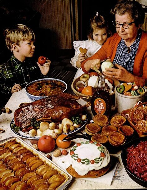 Winter, Ideas, Thanksgiving, Vintage, Vintage Christmas Recipes, Old Time Christmas, Vintage Christmas Party, Vintage Christmas Images, Vintage Christmas Photos