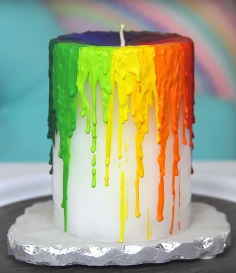 Home-made Candles, Diy Candles With Crayons, Diy Candles Homemade, Diy Rainbow Candles, Diy Candles Tutorial, Homemade Candles, Melted Crayon Candle, Candle Molds Diy, Diy Candles