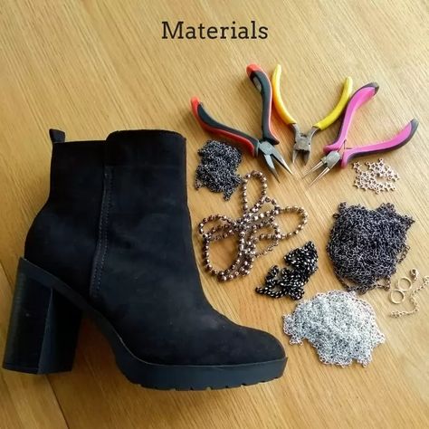 Bijoux, Upcycling, Shirts, Boot Jewelry, Boot Bracelet, Accessories Diy, Jewelry Crafts, Boho Accessories Diy, Beaded Necklace Diy