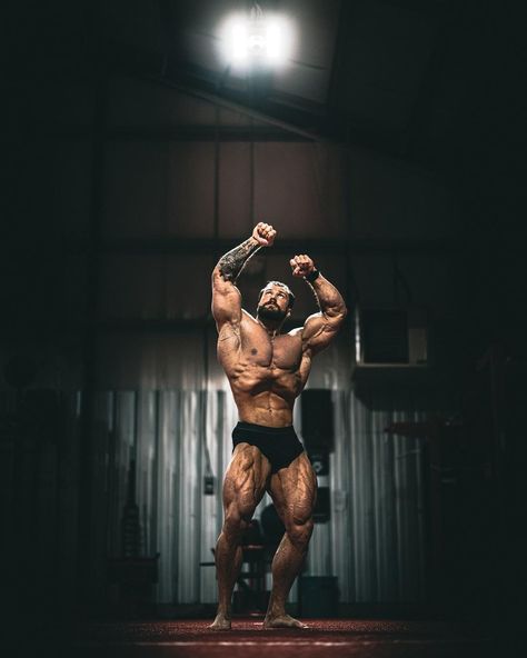 Chris Bumstead on Instagram: “This year is going to be something special. 📸 @calvinyouttitham” Cris Bumstead, Zyzz Pose, Arnold Schwarzenegger Gym, Chris Bumstead, Gym Motivation Wallpaper, Bodybuilding Photography, Arnold Schwarzenegger Bodybuilding, Schwarzenegger Bodybuilding, Gym Wallpaper