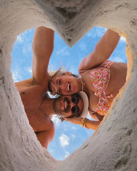 K U L A N I K I N I S 🌞 on Instagram: "Ok but this is literally the CUTEST thing we've seen today 🥰 @joandkemp babymooning in 'Angel Baby' has our whole hearts.. 🌸✨" Instagram, Fotos, Pic Pose, Cute Couples Photos, Couple, Cute Couple Pictures, Couple Pictures, Inspo, Couple Picture Poses