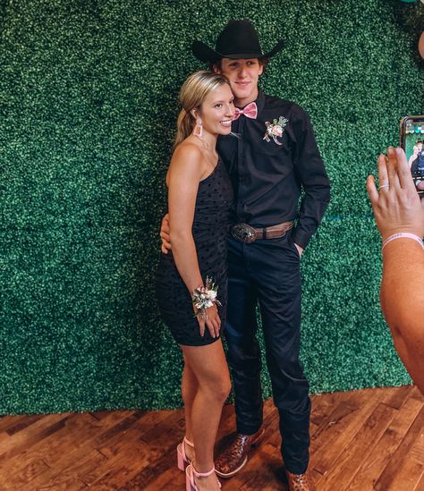 Prom, Ideas, Homecoming Pictures, Homecoming Pictures With Date, Homecoming Couples, Homecoming Couples Outfits, Prom Photoshoot, Country Prom, Boys Homecoming Outfits