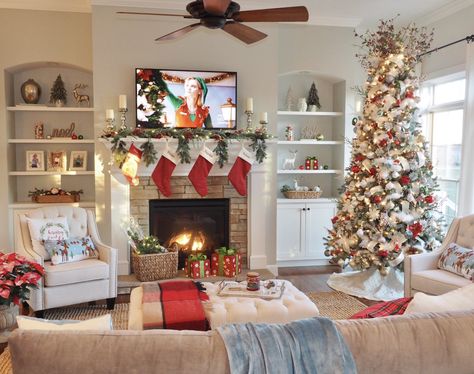 Christmas decor, living room, great room, fireplace, built-ins, shelving Natal, Decoration, Christmas, Diy, Dekorasyon, Dekoration, Weihnachten, Natale, Kerst