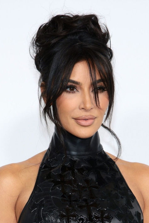 Kim Kardashian attended the 2023 CFDA Fashion Awards wearing a black Chrome Hearts gown. Kim Kardashian, Balayage, Kylie Jenner Hair Updo, Kim Kardashian Ponytail, Bombshell Hair, Kim Kardashian Hairstyles, Kim Kardashian Long Hair, Kim Kardashian Makeup, Kim Kardashian Hair
