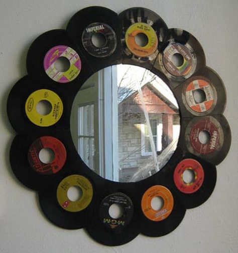 Retro, Recycling, Music Decor, Records Diy, Record Art, Old Records, Vinyl Record Art, Vinyl Record Crafts, Record Crafts