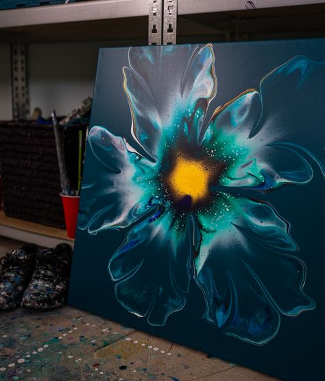 Spinning, Pouring Art, Pour Painting, Flower Canvas, Easy Canvas Painting, Acrylic Pouring Art, Abstract Flower Art, Fluid Painting, Painting Inspiration