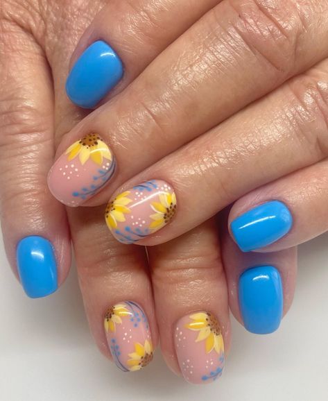 AMY BLAIR Nail Technician on Instagram: "Are you obsessed with sunflowers? 🌻 I am! I’m going to share all the sunflower nails I’ve done through the years on my stories tomorrow.…" Nail Ideas, Nail Art Designs, Holiday Nails, Nail Designs, Cute Nails, Uñas, Nail, Cute Nail Designs, Pretty Nails