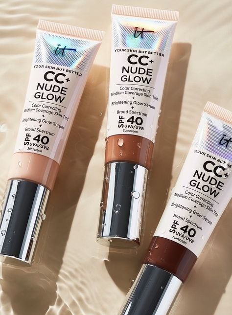 Moisturizing makeup with medium coverage and healthy glow, plus skincare benefits to boot? Yes, please!! IT Cosmetics CC+ Nude Glow Skin Tint ticks all the right boxes! It Cosmetics Cc Cream Nude Glow, Moisturizing Makeup, Sephora Store, It Cosmetics Cc Cream, Skincare Benefits, Summer Beauty Tips, Skin Tint, Smooth Skin Texture, Glow Skin